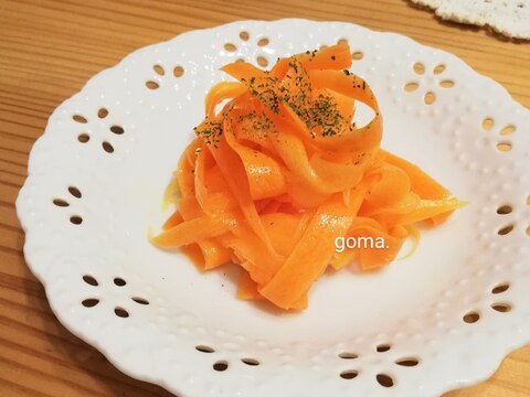 ピーラーでひらひらのキャロットラペ